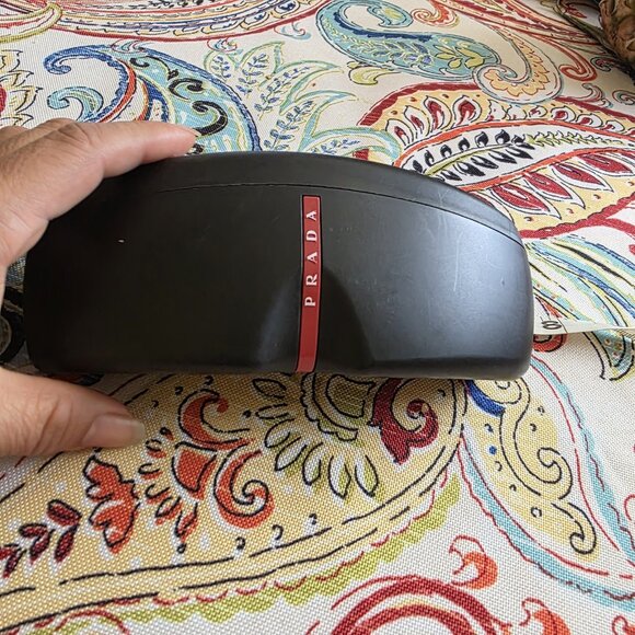 Prada Sunglasses Eye Glasses Case Only Hard Clam Shell Case Felt Lining - Picture 3 of 5
